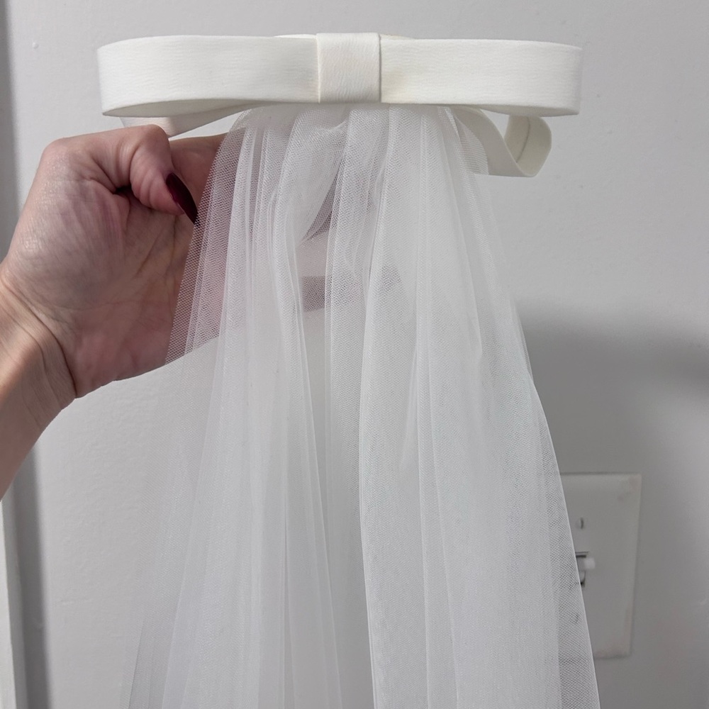Show Me Your MuMu White Ari Bow Veil - Picture 7 of 13